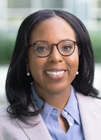 Elizabeth Holder headshot.