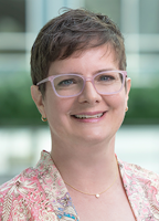 Paula Dallas headshot.